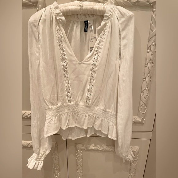H&M Tops - H&M White Long Sleeved Peasant Top **Brand New, Tags On!**  Size 8
